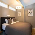 Big 4 Bedroom With Bathtub By Cph Hall Square