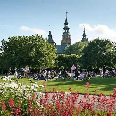 Big 4 Bedroom With Bathtub By Cph Hall Square Apartment Copenhagen