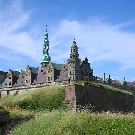 Big 4 Bedroom With Bathtub By Cph Hall Square Copenhagen
