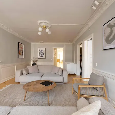 Apartment Big 4 Bedroom With Bathtub By Cph Hall Square *