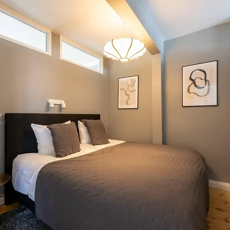 Big 4 Bedroom With Bathtub By Cph Hall Square