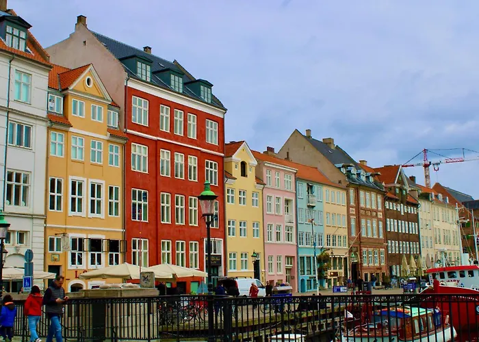 Big 4 Bedroom With Bathtub By Cph Hall Square *