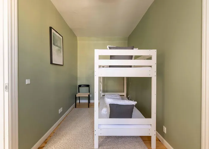 Big 4 Bedroom With Bathtub By Cph Hall Square *